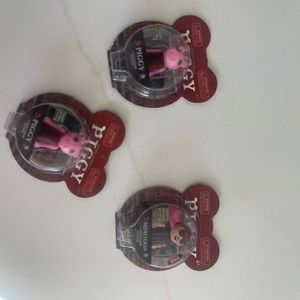 Mini Brand piggy toys (3)